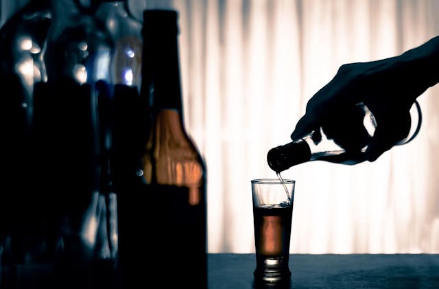 Mood Shifts Have Opposite Impact on Alcohol Cravings in Men and Women