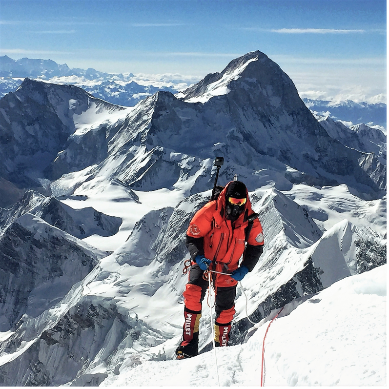 Alex Harz approaching the south summit of Mt. Everest. Copyright: Alex Harz
