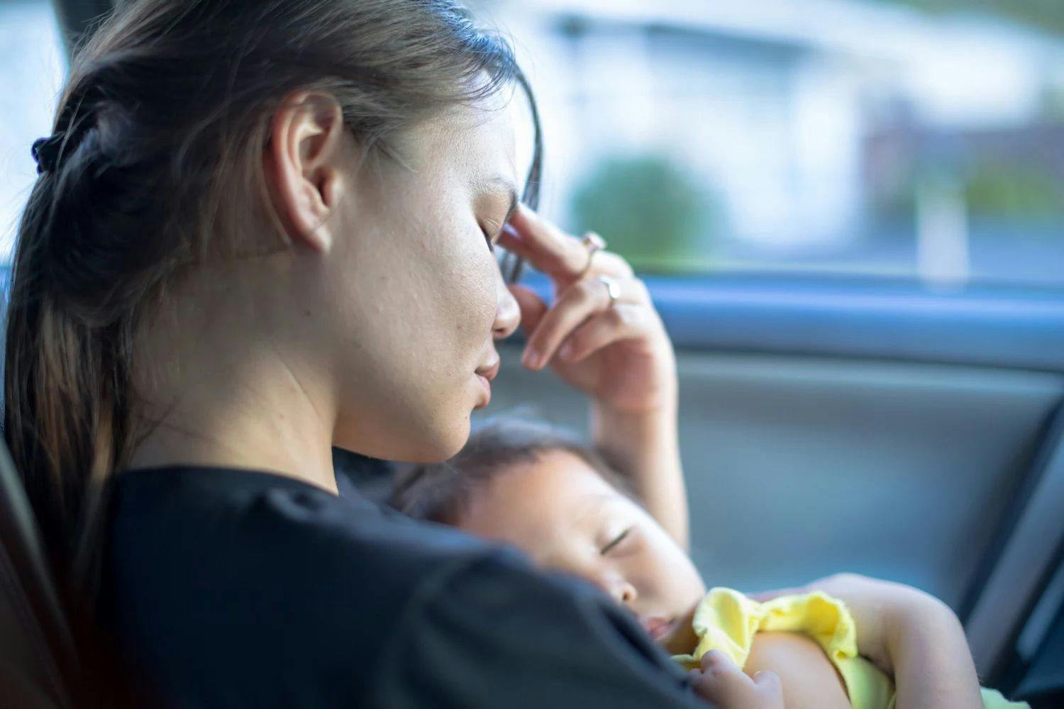 Postpartum psychosis is experienced by 1 to 2 women every 1000 deliveries.